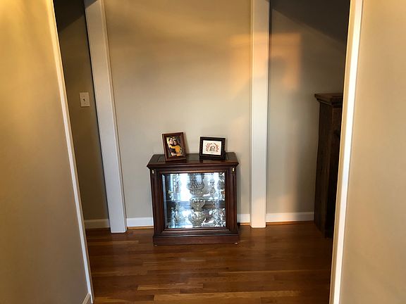 2nd image of 193 Amber Ln