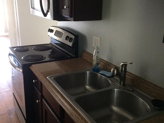 4th image of 2213 29th Ave S #B