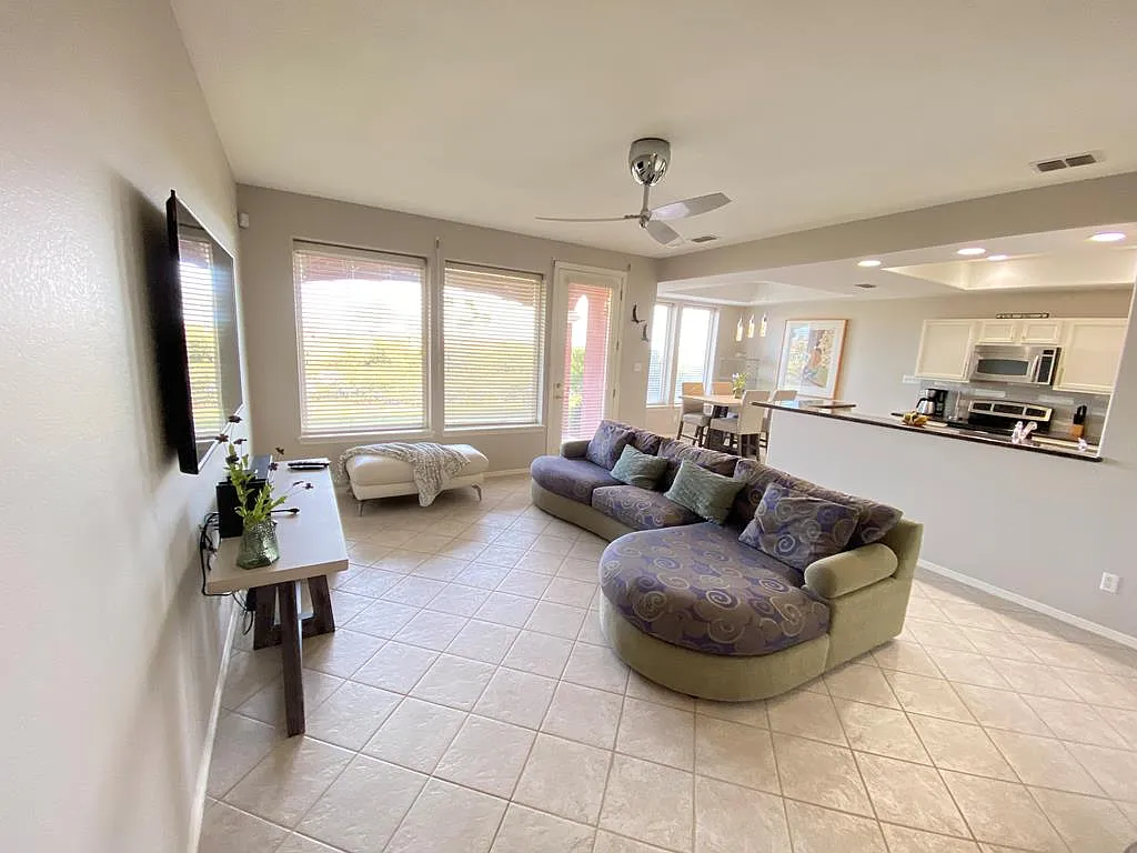 3 bed, 2.5 bath, 1736 sqft, $2,495 — Photo 2