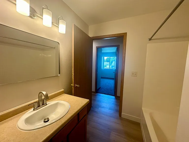 113 S Platten St — Photo 20