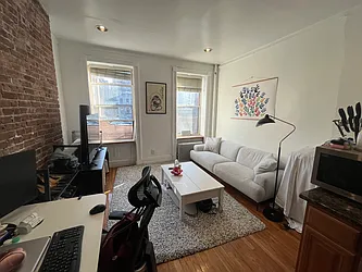 Rented by Green Line Realty