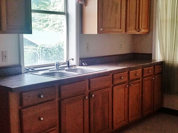 kitchen pantry laundry rm