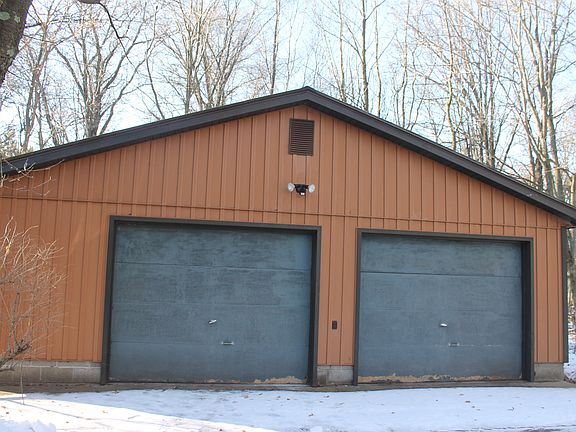 detached garage