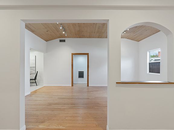 2nd image of 5648 1/2 Gentry Ave