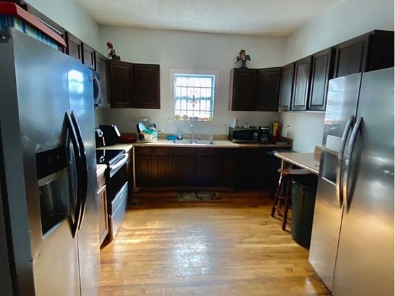5th image of 158 Walnut St SW