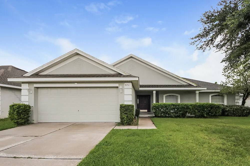4 bed, 2.0 bath, 1788 sqft, $2,330 — Photo 1