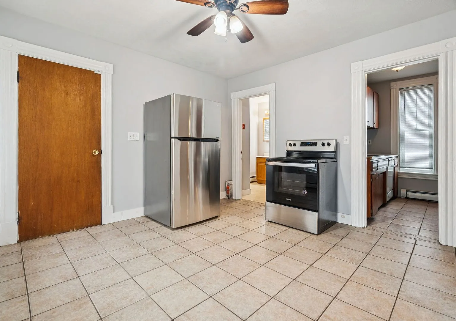 463 Lake Avenue — Photo 3