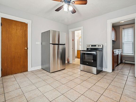 3rd image of 463 Lake Ave APT 1