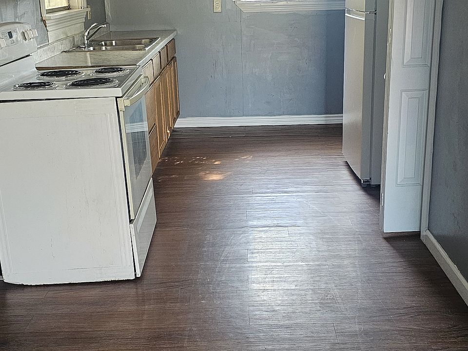 2nd image of 649 Brazos Ave #C