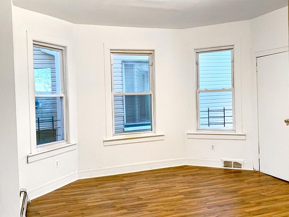 1st image of 15 Van Buren St Floor 1