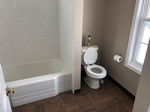 2nd image of 2159 Ewalt Ave NE