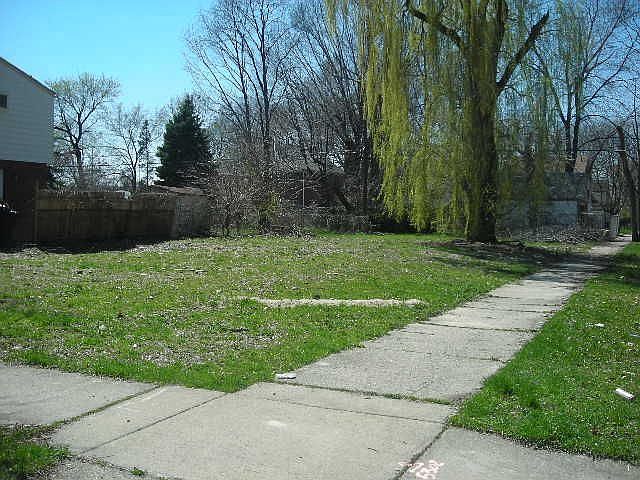 2nd image of 12751 Memorial St