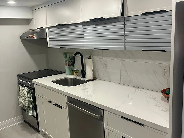 275 Euclid Ave #BASEMENT — Photo 4