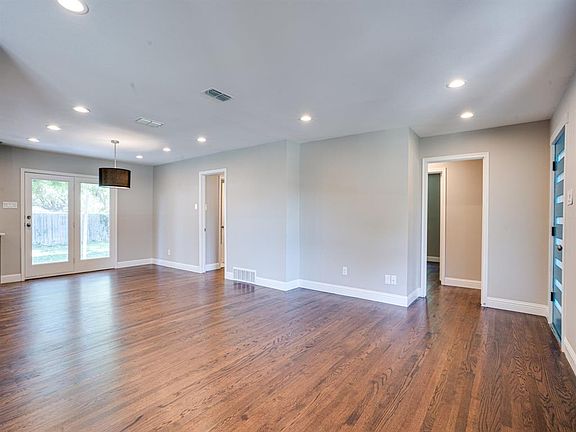 5th image of 2915 Lavita Ln