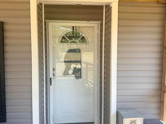 4th image of 1820 Arthur Dr NW