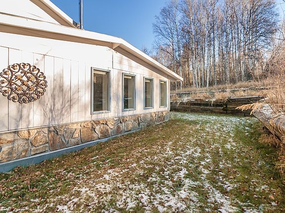 3rd image of 1235 Gilmore Trl