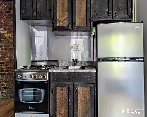 Rented by PocketBroker Inc | media 9