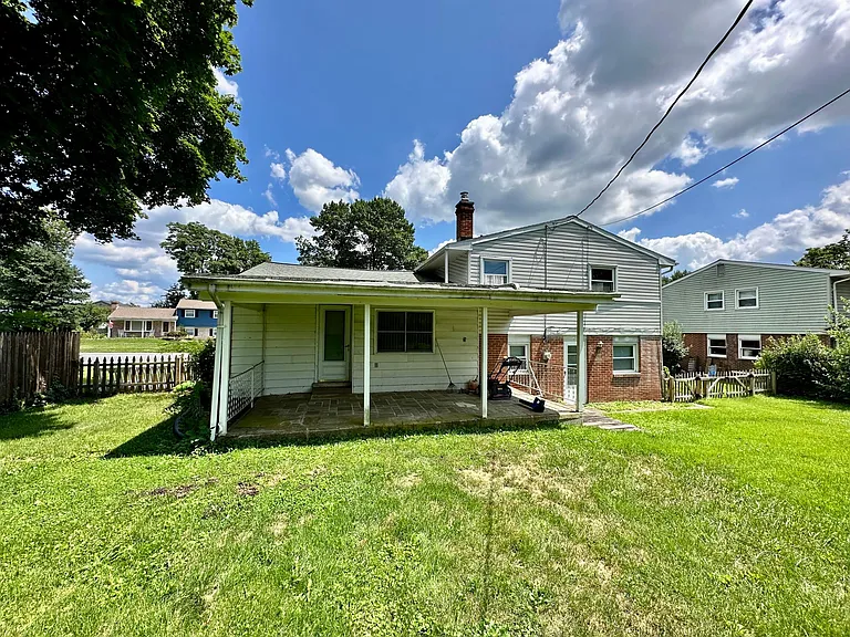 1942 Crooked Oak Dr — Photo 8