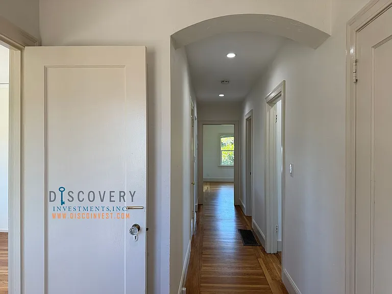 611 Clayton Ave — Photo 3