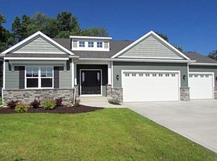884 Saint Andrews Dr, Chesterton, IN 46304