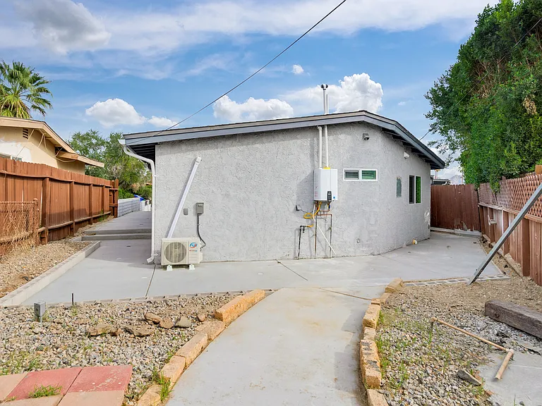 42601 Claudia St — Photo 29