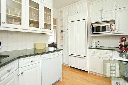 3rd image of 210 W 78th St APT 9C