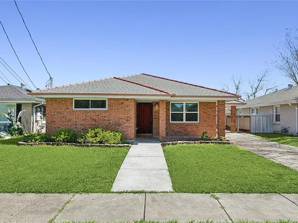 2307 Corinne Dr, Chalmette, LA 70043