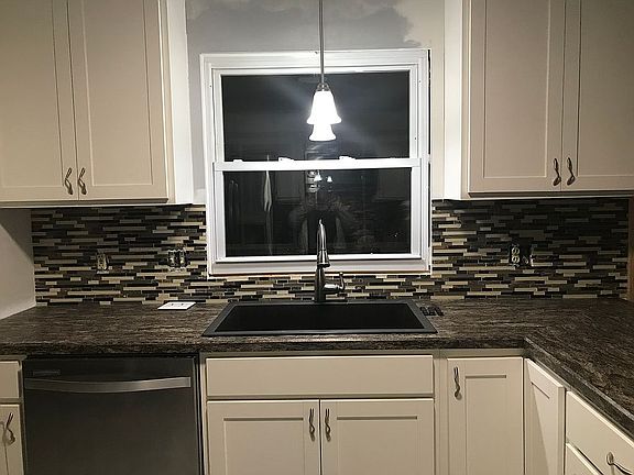 5th image of 7840 Sharon Dr