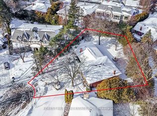5 Bachelor Pl, Toronto, ON M2L1W9