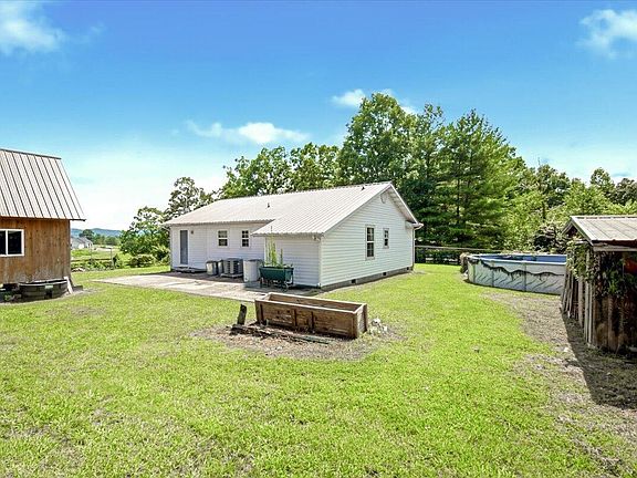 4th image of 82 Hansen Rd