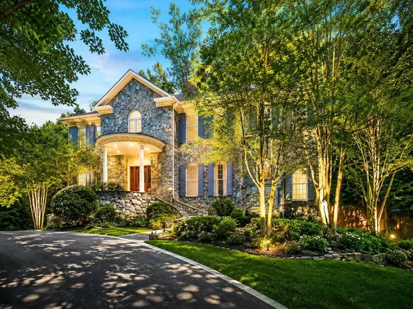 11720 Glen Ct, Rockville, MD 20854