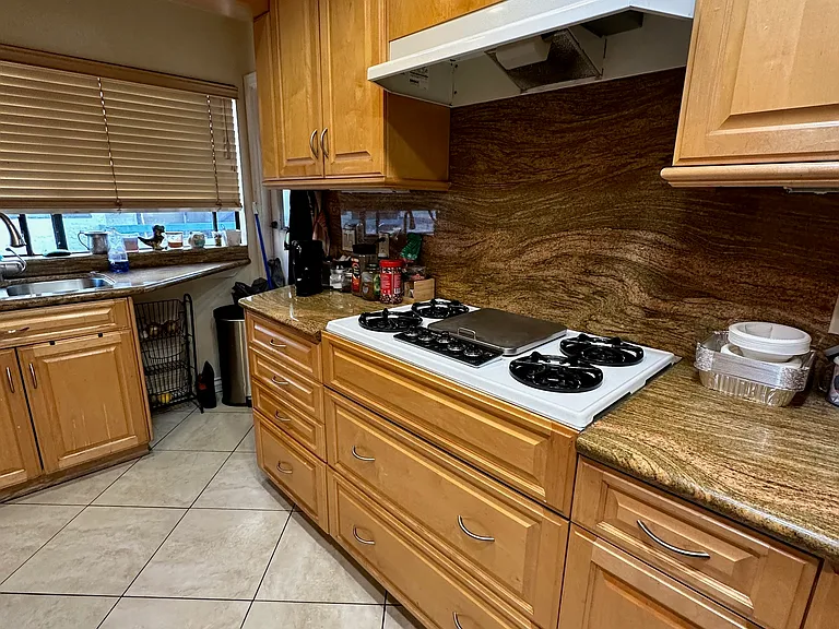 GAS RANGE