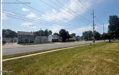 2nd image of 2836 W Laskey Rd