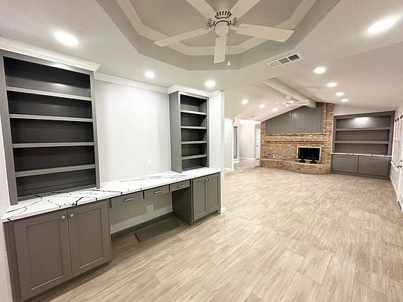 4th image of 2302 Wydewood Dr