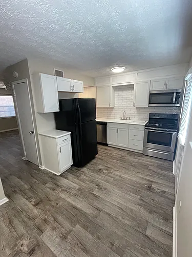1235 Riverside Dr Photo 1