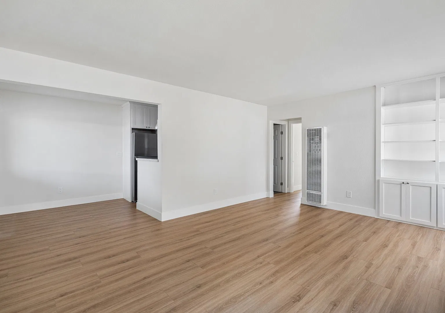 Bland-121 E. Bay Street — Photo 3