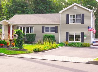 16 Nimitz Rd, Saint James, NY 11780