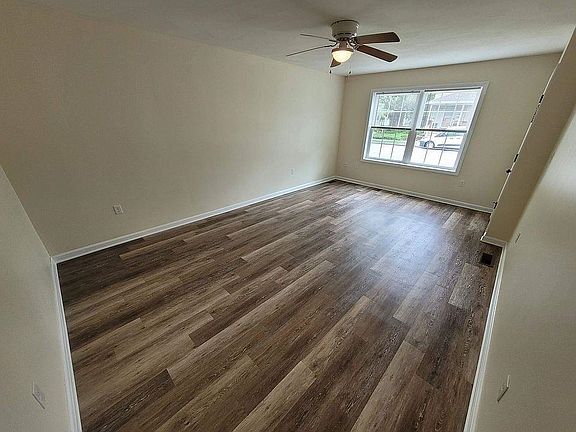 4th image of 238 Ash St #1