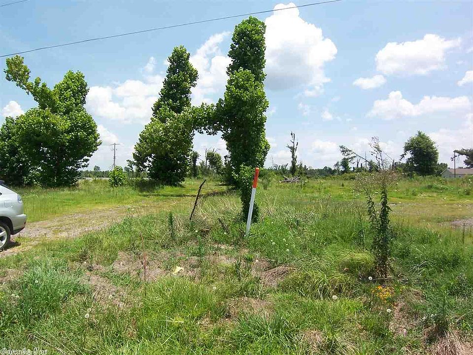 2nd image of 685 Highway 365