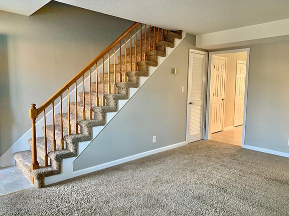 3rd image of 520 Hietts Ln APT C