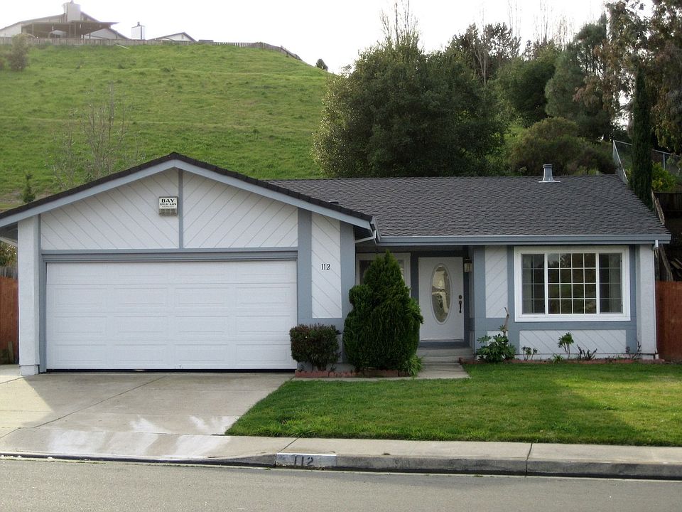 Lovely ranch in Hercules, with lots of upgrades