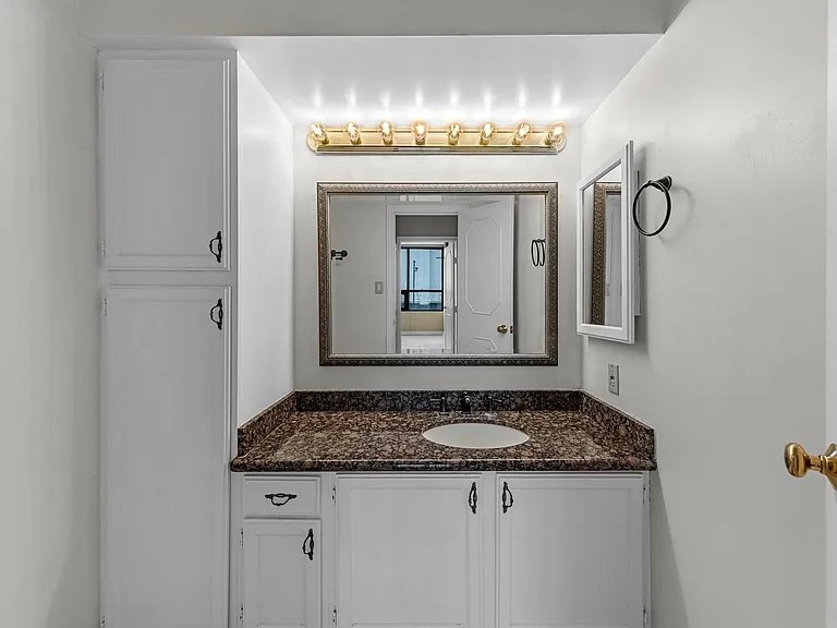 5150 Hidalgo St #202 — Photo 19