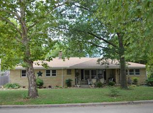 120 S Lochinvar Dr, Wichita, KS 67207
