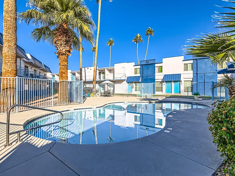 Ava North & South — Photo 9