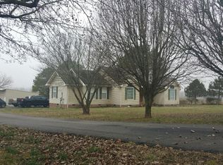 89 Valley Rd, Lawrenceburg, TN 38464