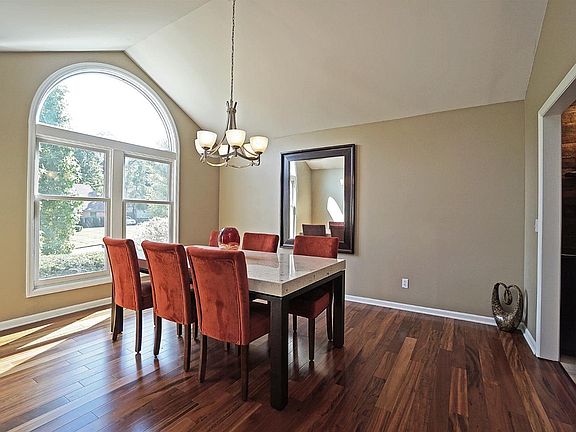3rd image of 7951 Indian Bluff Ln
