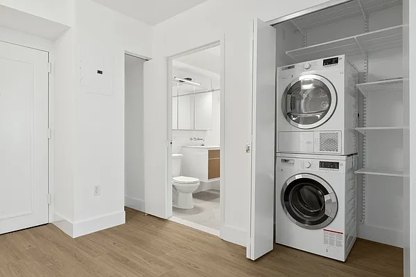 Rented by Greystar | media 6