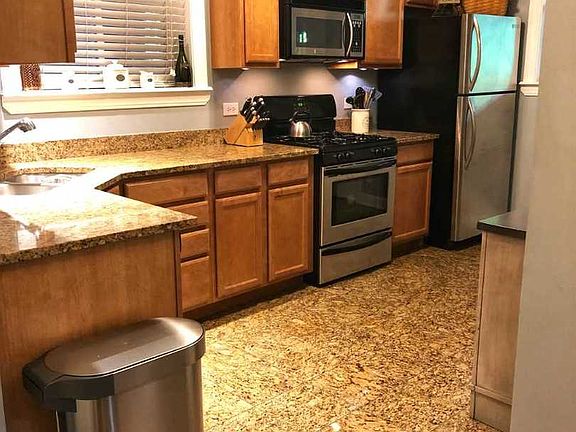 3rd image of 3007 W Belle Plaine Ave APT 1
