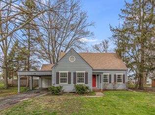 555 Northern Ln, Dekalb, IL 60115