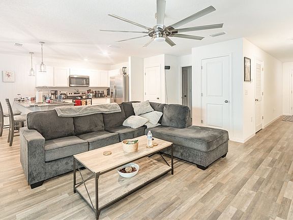 4th image of 7065 N Heritage Dr
